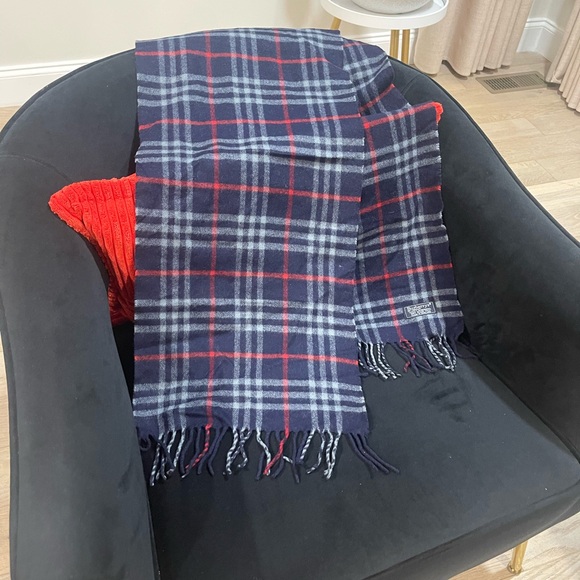 Vintage Burberry Navy Blue Nova Check Scarf
